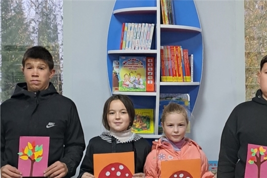 Творческие занятия «Осенние фантазии» в Тойгильдинской сельской библиотеке